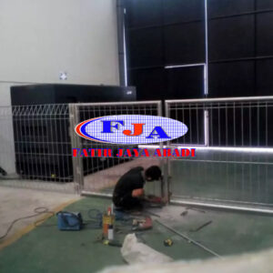 Pintu Pagar Brc Swing Ganda T. 90 cm x L. 300 cm Electro Platting Galvanis